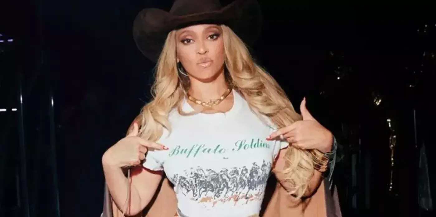 Beyoncé Dikritik Pedas Usai Kenakan Kaus Bernarasi Antipribumi