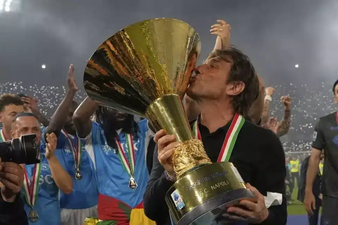 Napoli Bantah Klaim Antonio Conte Kendalikan Bursa Transfer Sendiri