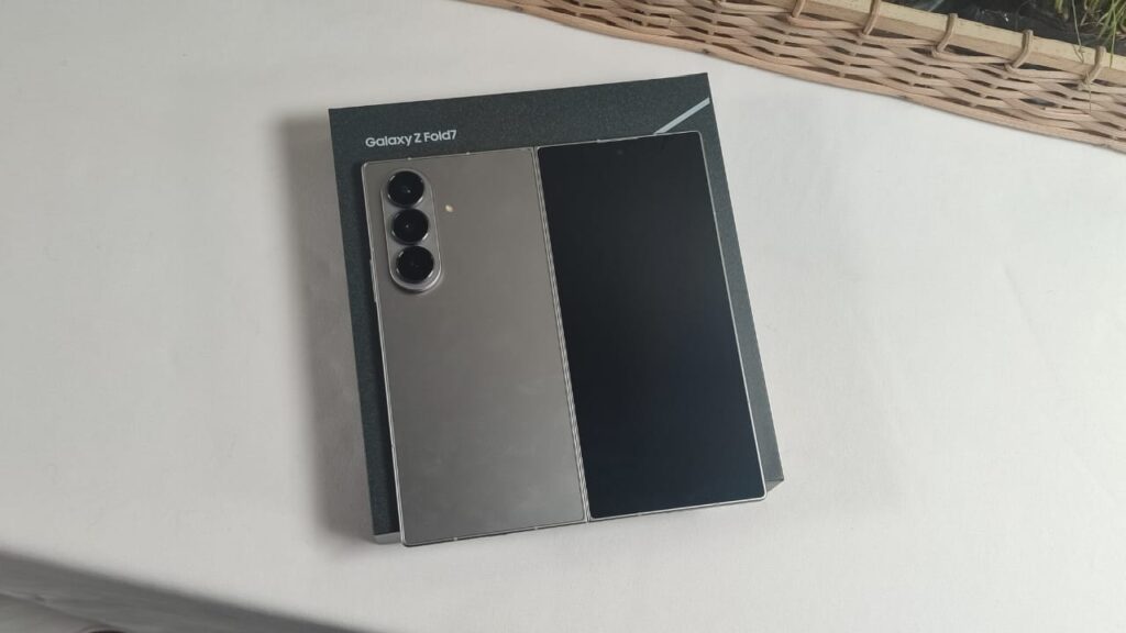 Baru Dirilis di Indonesia, Minat Samsung Galaxy Z Flip 7 & Fold 7 Melonjak 3,5 Kali Lipat