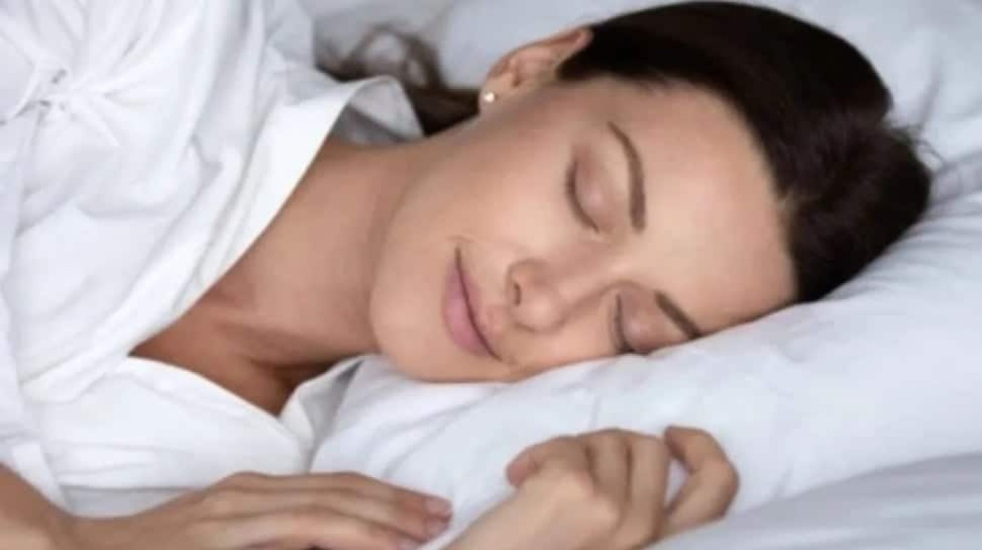 5 Rutinitas Malam untuk Tidur Nyenyak dan Stabilkan Tekanan Darah Menurut Dokter
