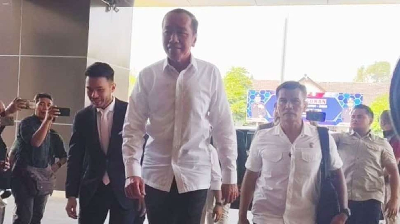 Ijazah Jokowi Disita Diteliti Labfor, Dokter Tifa: Kenapa Diperiksa Lagi?