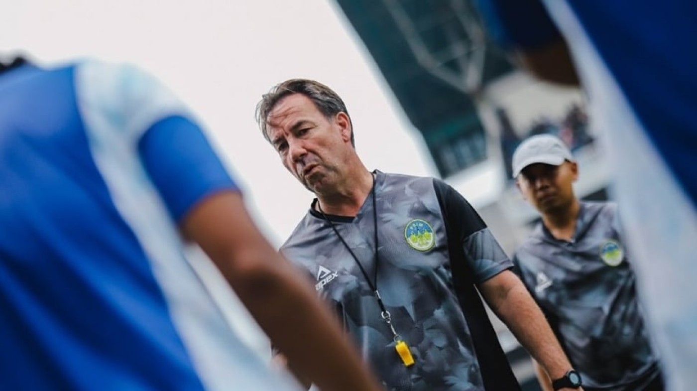 Pelatih PSIM Jean-Paul van Gastel Kaget Suara Adzan: 'Saya Kan Cuma Tamu'