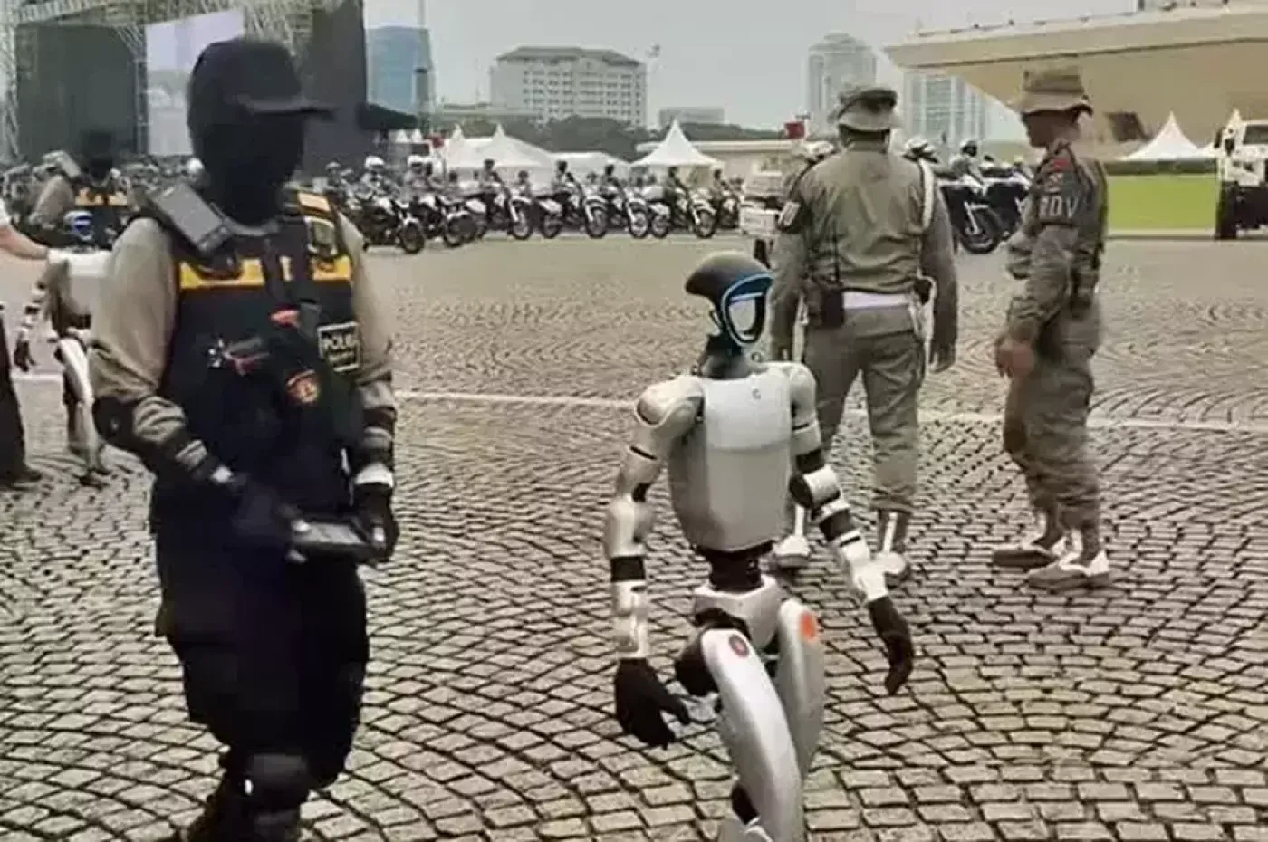 Fakta Menarik Robot Polisi yang Dipamerkan di HUT Bhayangkara 2025