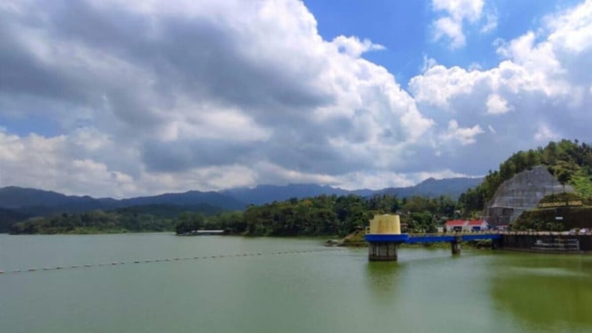 Fakta Menarik Waduk Sermo Yogyakarta: Desa Tua Muncul Saat Air Surut, Mengungkap Misteri!