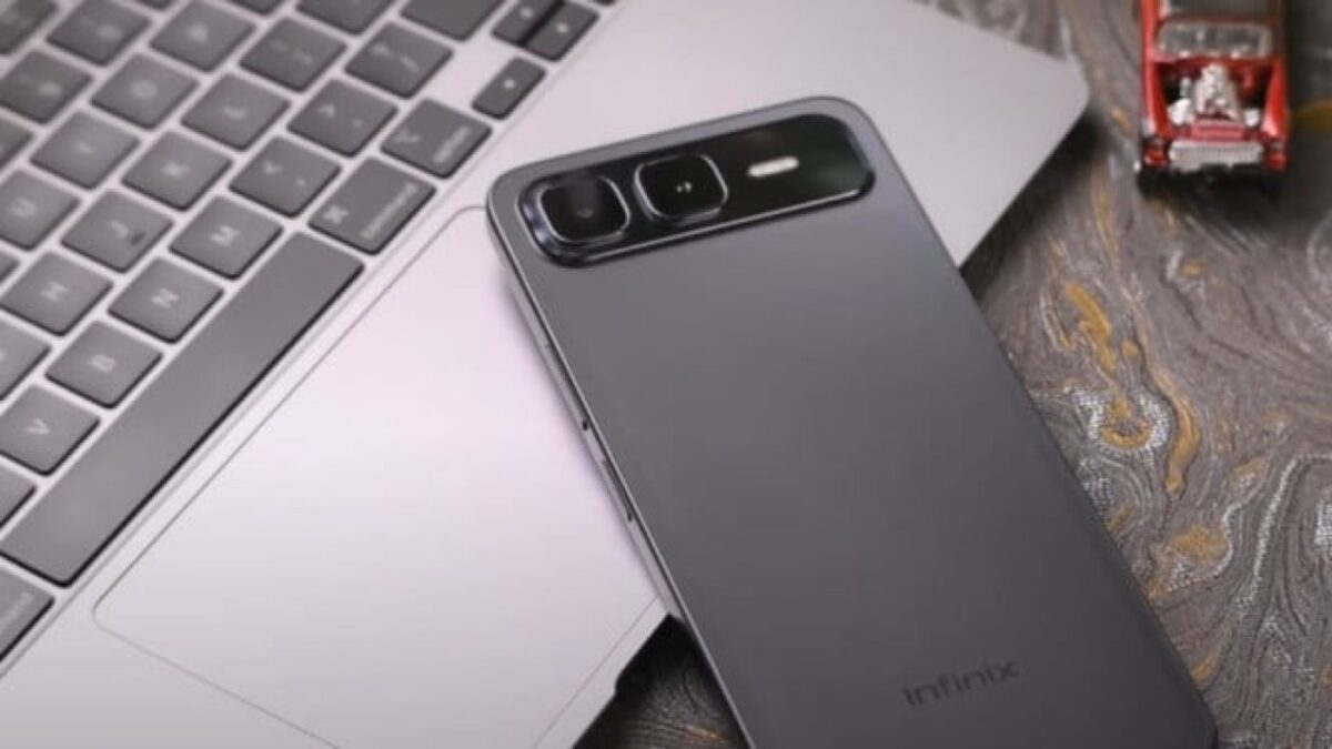 Satu Juta Rasa Belasan Juta! Infinix Smart 10 Plus Hadir dengan Desain Futuristik dan Fitur Terbaru