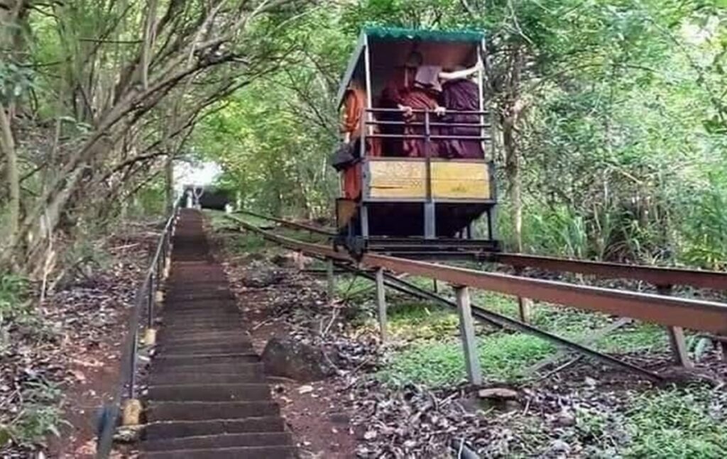 7 Biksu Tewas Akibat Kecelakaan Kereta Kabel di Biara Hutan Sri Lanka