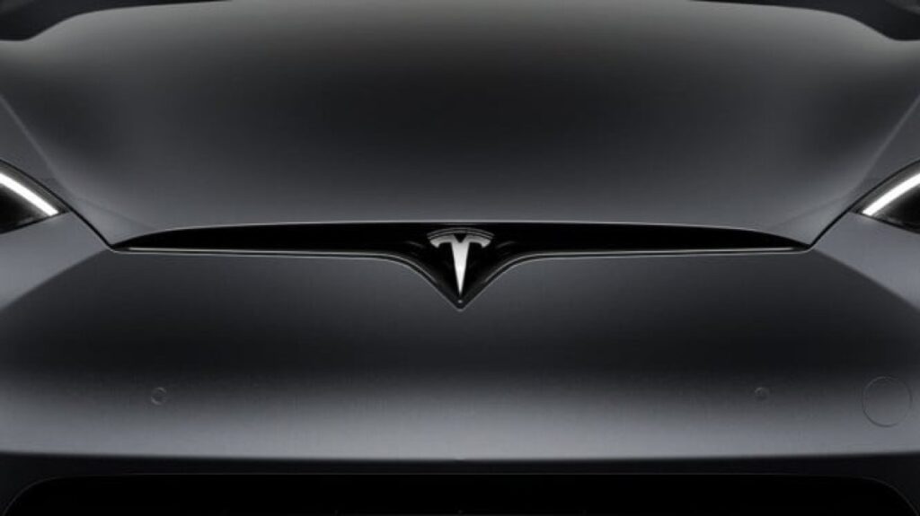 Tesla Tergerus Persaingan Ketat, Pangsa Pasar Mobil Listrik Turun Drastis 2025