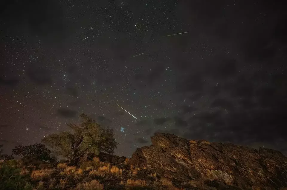 8 Peristiwa Meteor Jatuh yang Pernah Guncang Indonesia: Fakta dan Dampak