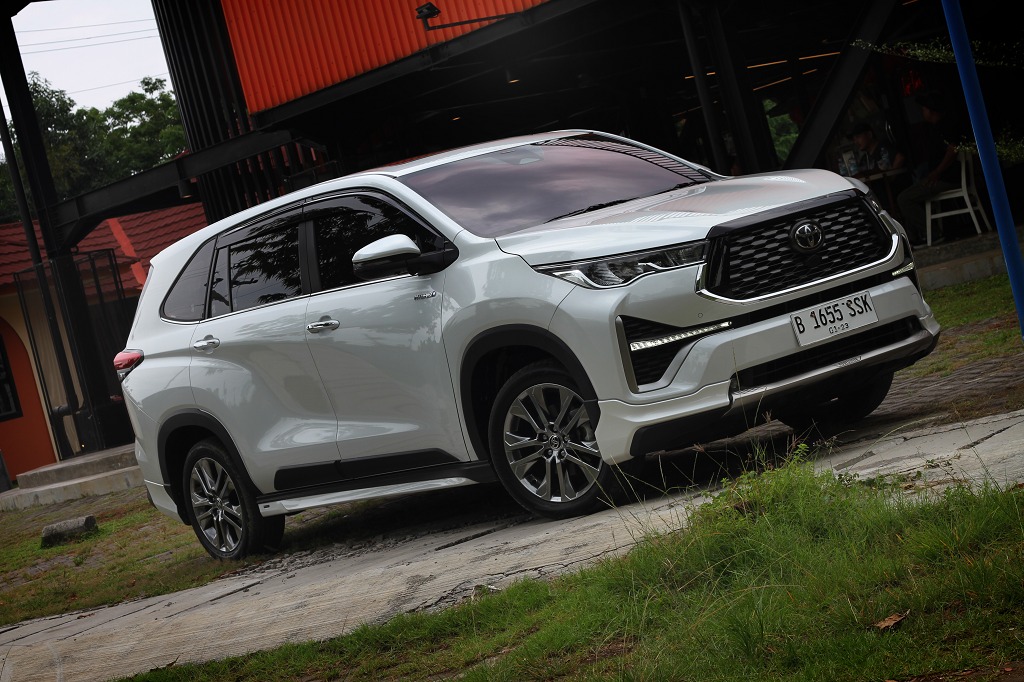 Harga Baterai Innova Zenix Hybrid Terbaru 2025, Cek Sekarang dan Siapkan Budget Anda!