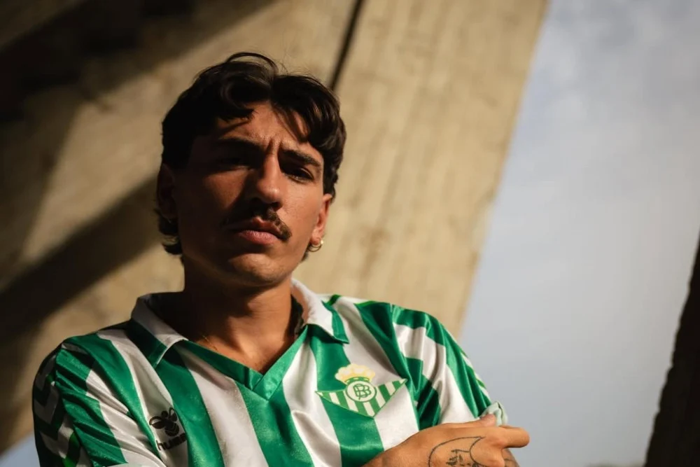Kala Pemain Real Betis Bellein Pilih Bersepeda ke Latihan dan Hobi Barang Bekas