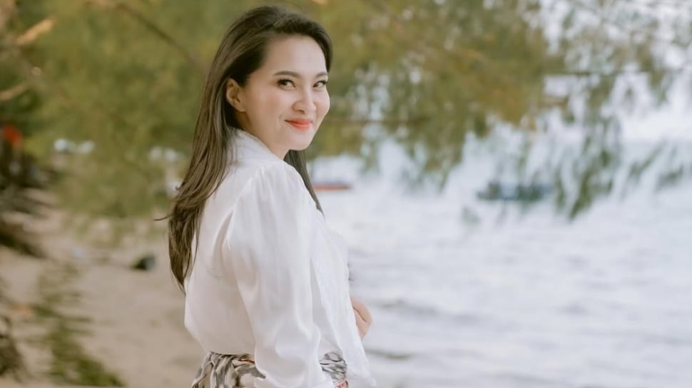 Belajar dari Anak Sherly Tjoanda yang Yatim, Korbankan Masa Muda untuk Bekerja Keras