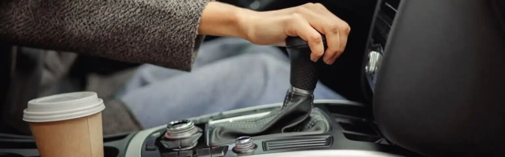 9 Cara Mengemudi Mobil Manual untuk Pemula: Panduan Praktis dan Mudah Dipahami