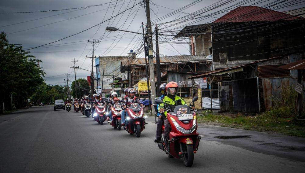 8 Rekomendasi Motor Touring Honda Terbaik, dari CB150X hingga ADV untuk Petualanganmu
