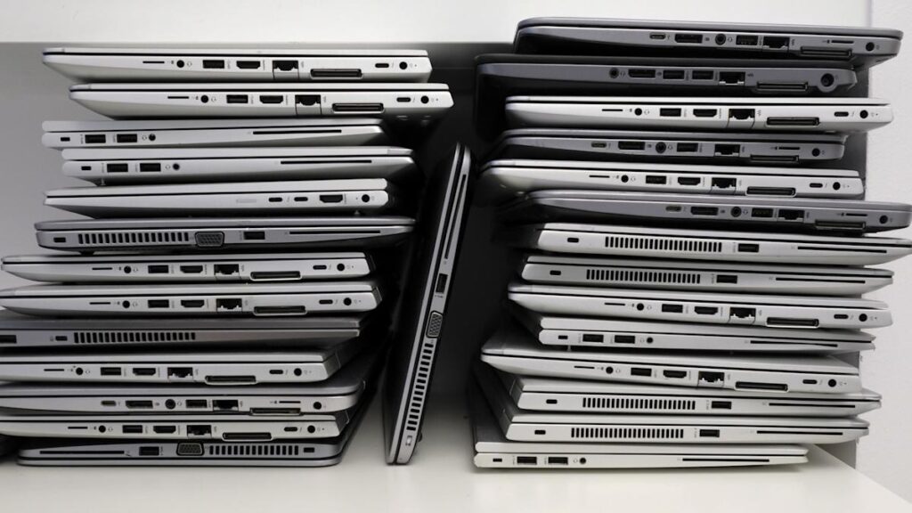 Kenali Tanda Laptop Anda Mungkin Tidak Lagi Mendukung Teknologi Mulai 2026