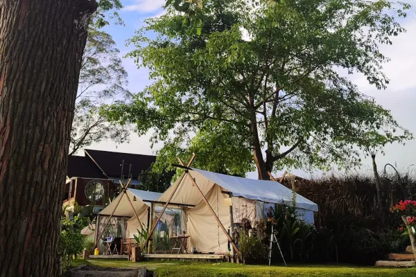 10 Rekomendasi Glamping Estetik dan Nyaman di Area Ciwidey untuk Liburan Seru