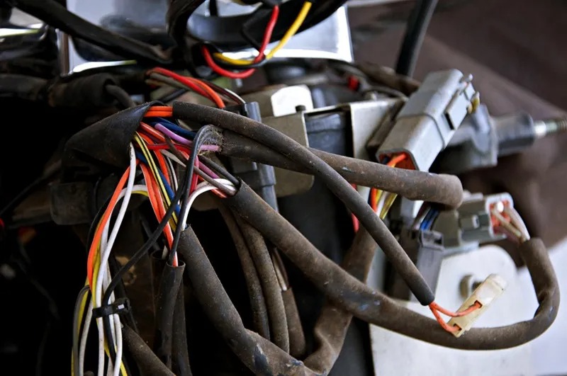 Panduan Memahami Karakteristik Listrik AC dan DC pada Motor untuk Pemula
