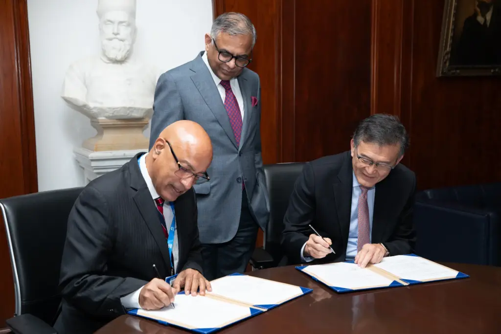 Intel dan Tata Group Kerjasama Kembangkan Teknologi Chip, Packaging, dan AI PC Terbaru
