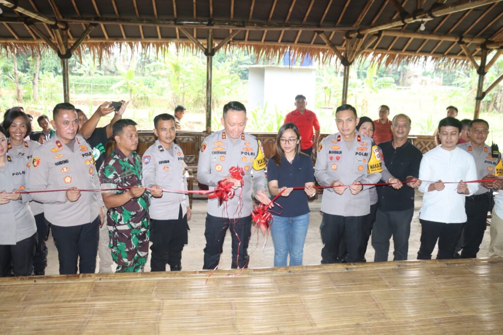 Polres Tangsel Terima Saung Bambu dari Astra Daihatsu untuk Dukung Ketahanan Pangan