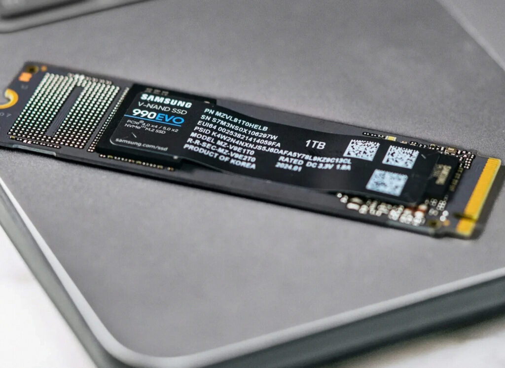Harga SSD Melonjak Drastis, Samsung & SK Hynix Pangkas Produksi NAND hingga 10%