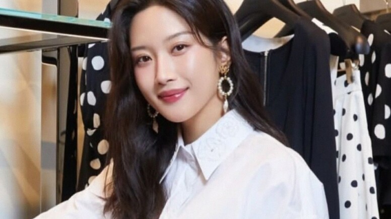 4 Ide OOTD Semi Formal ala Moon Ga Young, Gaya Chic dan Effortless untuk Semua Kesempatan!