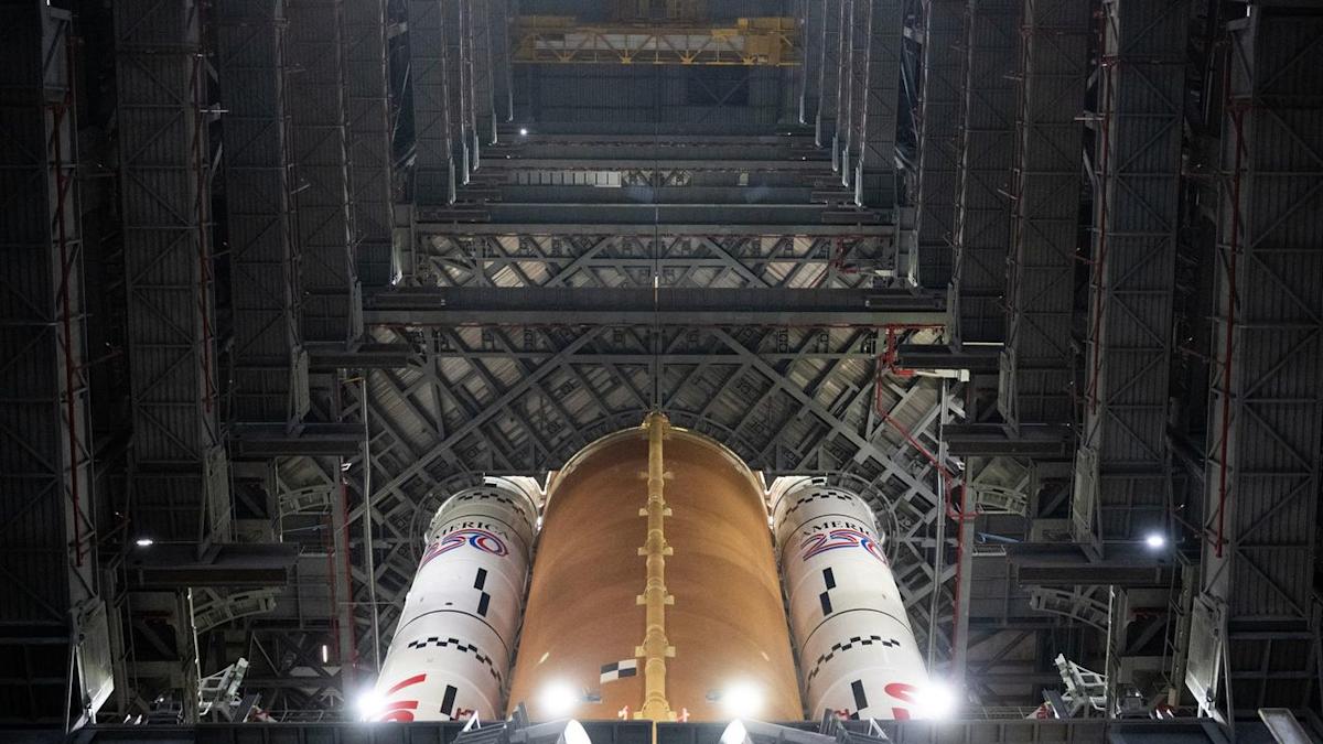 Roket Artemis 2 Siap Diluncurkan NASA, Proses Roll Out Dimulai 17 Januari