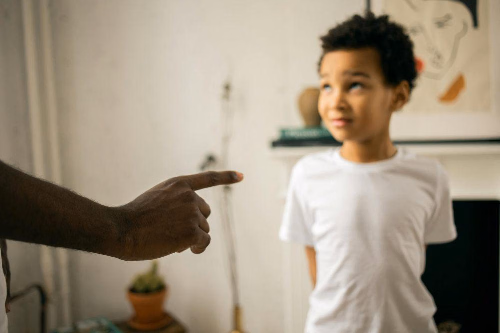Bolehkah Orangtua Marah Saat Nilai Anak Jelek? Ini Penjelasan dan Solusi Bijaknya