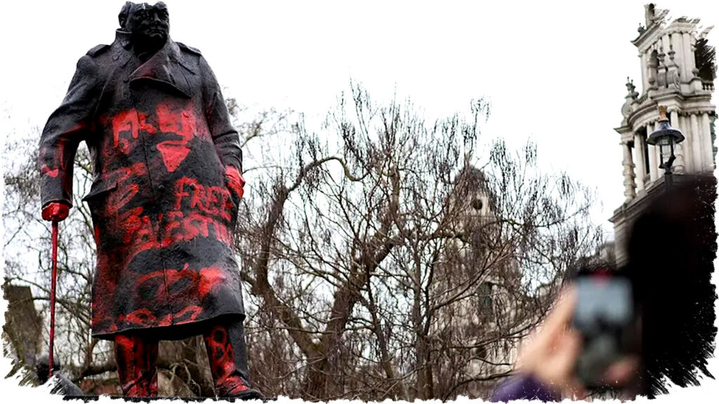 Patung Churchill Dicorat Coret Pesan Anti-Israel di London, Aksi Aktivis Belanda Tantang Warisan Sejarah!