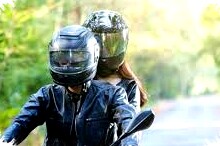 Motor Matic Touring Berdua: Dari Honda PCX sampai Yamaha XMAX, Mana yang Bikin Nyaman dan Stabil Tanpa Bikin Tubuh Lemas? Simak Pilihan Terkuatnya!