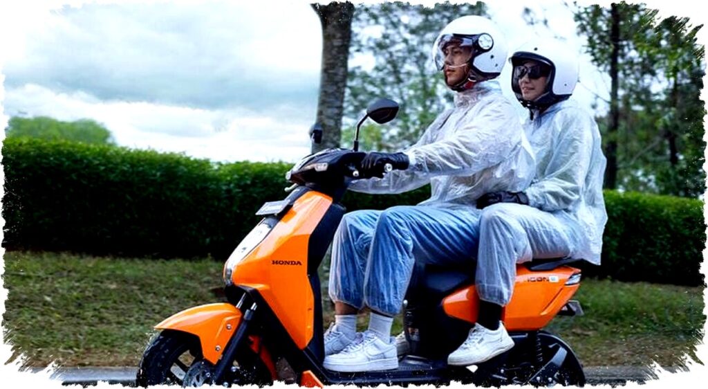 Honda ICON e: Skutik Listrik Futuristik yang Bongkar Paradigma Motor Bensin, Ramah Lingkungan tapi Siap Hajar Jalan Kota!