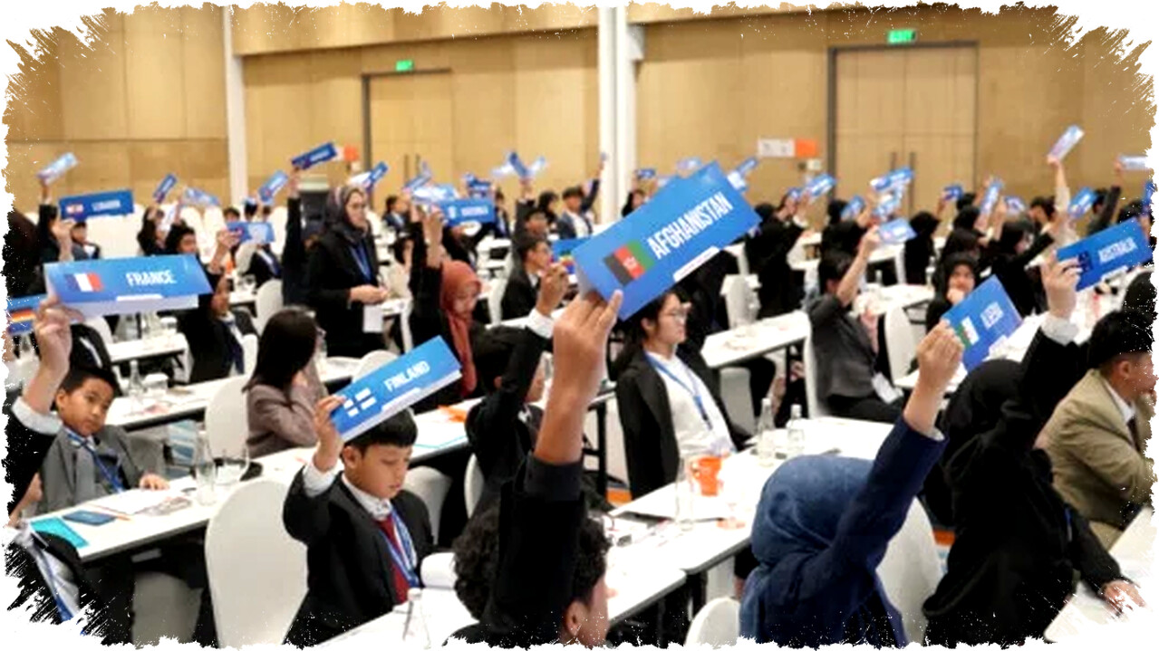 Simulasi Sidang PBB: Pelajar Belajar Diplomasi dan Negosiasi Bahas Isu Global