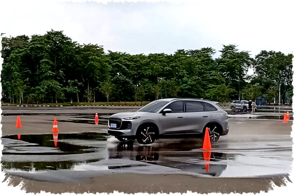 Mobil Premium Lepas L8 Alami Kerusakan Vital CV Joint Saat Test Drive Eksklusif di Indonesia