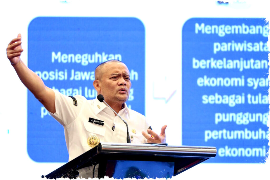 Gubernur Ahmad Luthfi Salurkan Rp210 Juta Untuk Penanganan Darurat Tanah Gerak di Tegal