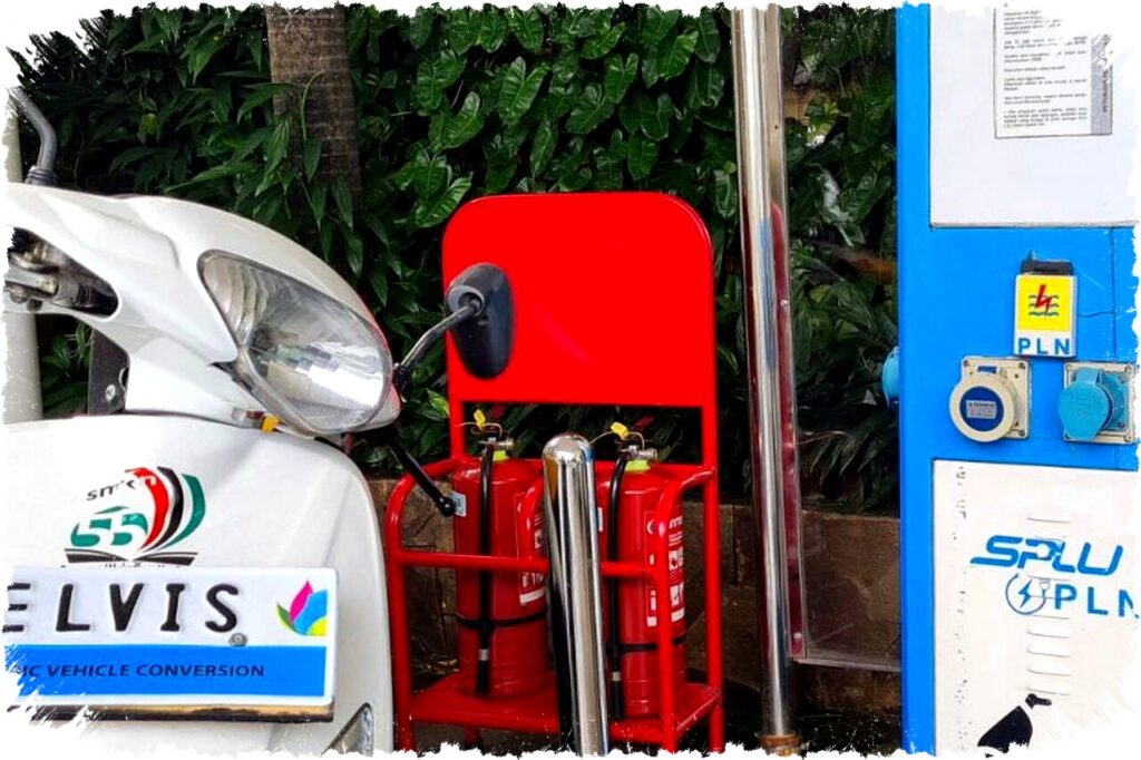 Infrastruktur Pengisian Motor Listrik Jauh Tertinggal Dibanding Mobil Listrik di Indonesia 2026