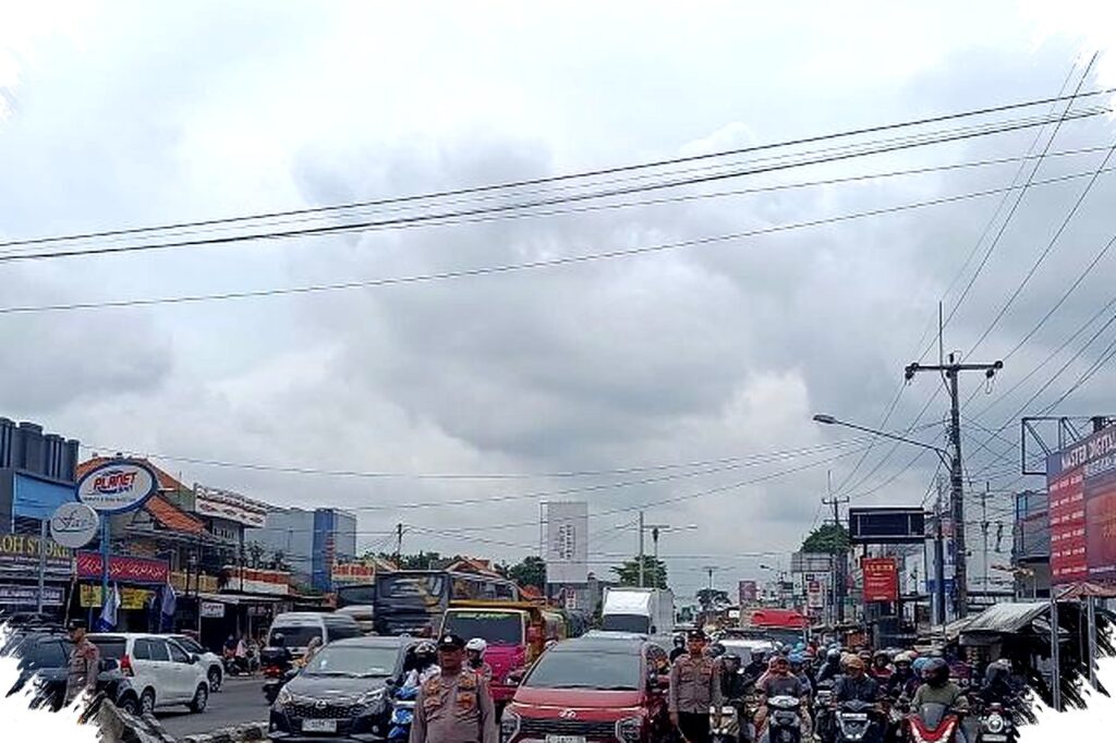 Arus Balik Pemudik ke Jakarta Meningkat Drastis, Durasi Lampu Hijau di Pantura Cirebon Diperpanjang untuk Atasi Macet