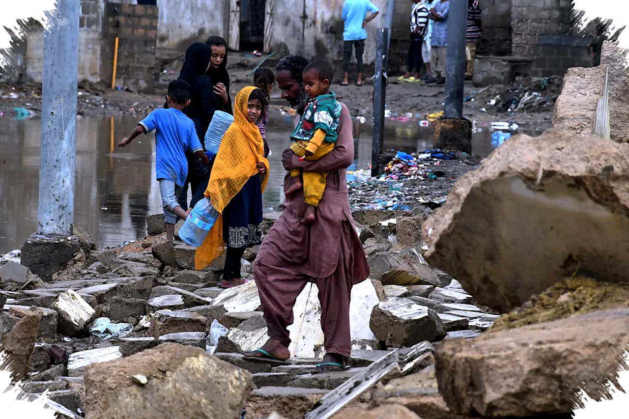 Badai Malam Mematikan di Karachi Menewaskan 15 Orang, Warga Diperingatkan Tetap di Dalam Rumah