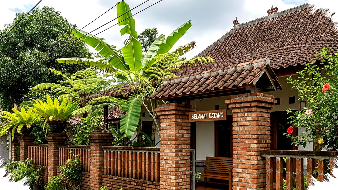 7 Model Pagar Rumah Kampung Estetik di 2026, Perang Gaya Modern-Rustic Lawan Tradisional Alamiah