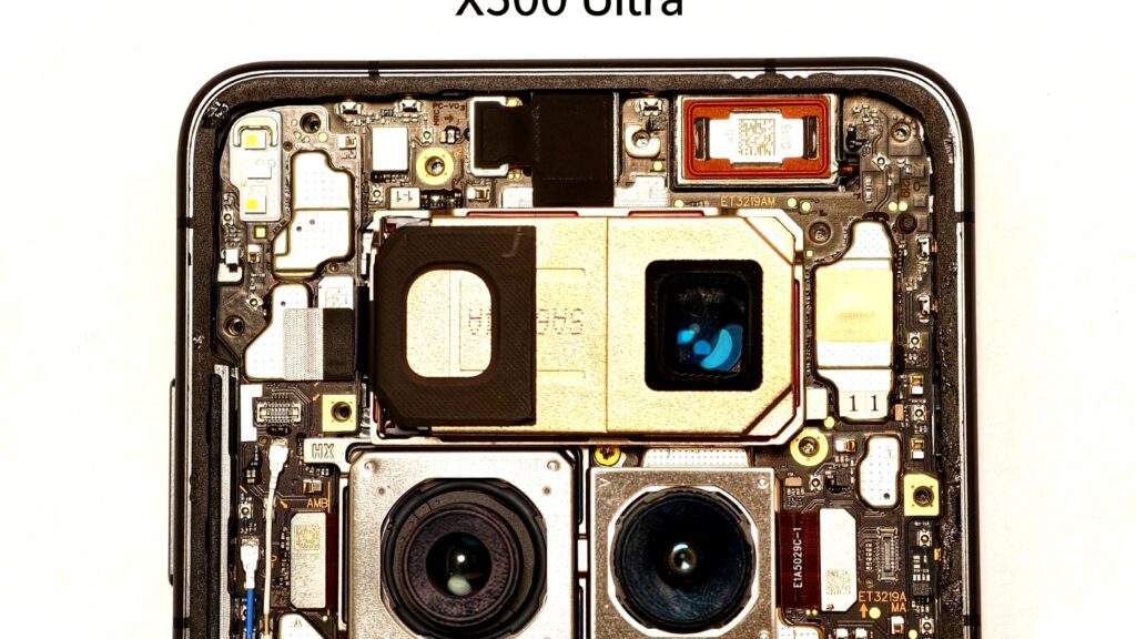 Sensor UltraWide Pesaing Masih Kerdil, Vivo X300 Ultra Tidak Kasih Ampun dengan Zeiss Tanpa Kompromi