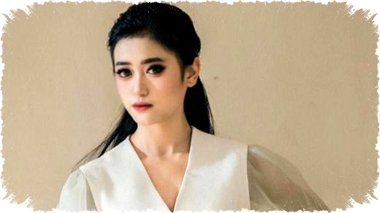 Syadza Khalila Tsuraya Buktikan Kuliah dan Karier Bisa Bersinergi, Ini Rahasia Suksesnya Menaklukkan Dunia Modeling dan Pendidikan!