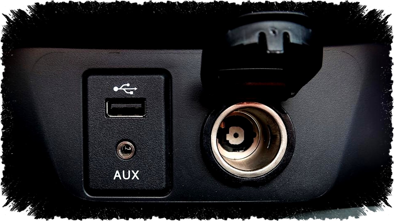 5 Alasan USB Mobil Mati Mendadak, Dari Fuse Putus Hingga Kotor, Ini Cara Mudah Memperbaikinya!