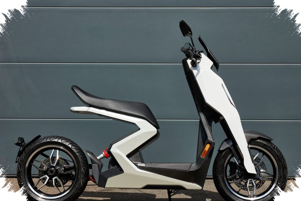 Motor Listrik Rp15 Jutaan Ini Tak Cuma Imut, Jarak Tempuh 135 Km dan Fitur Keamanannya Mengejutkan