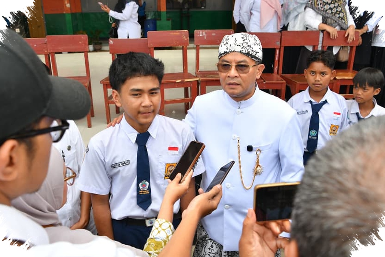 Wagub Jabar Terharu Temukan Ihsan Nyaris Putus Sekolah, Janji Selamatkan Pendidikan Karena Ekonomi