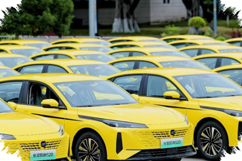 Armada Taksi Changan Eado Di Chongqing Dijuluki Ferrari Kuning, Sopirnya Tembus Macet Lebih Cepat Dari ETA Aplikasi