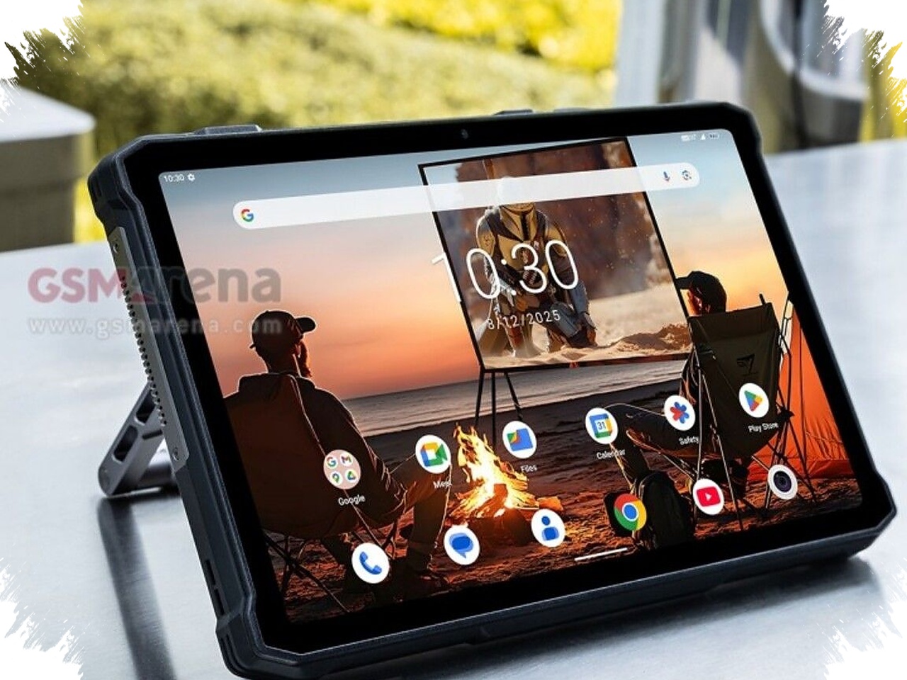 Tablet Android Lapangan Ini Punya Proyektor, Kamera Night Vision, dan Baterai Raksasa