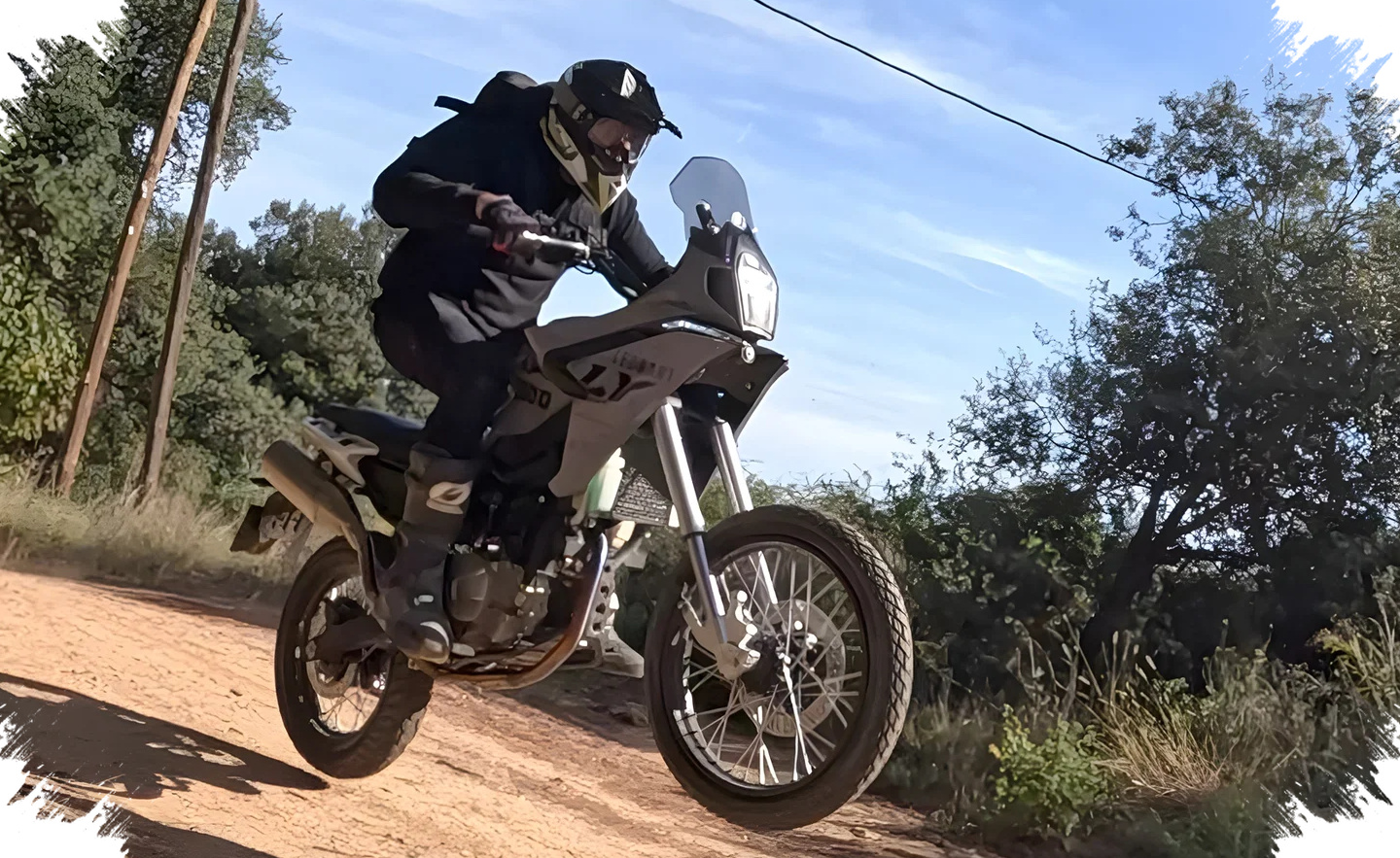Leonart Rally 300 Cuma Rp72 Jutaan, Motor Rally CFMoto Ini Siap Goyang Kelas Adventure