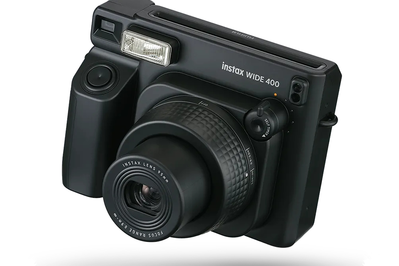 Fujifilm Bawa Instax Wide 400 Jet Black Ke Indonesia, Kamera Analog Rp 2,5 Juta Tanpa Layar