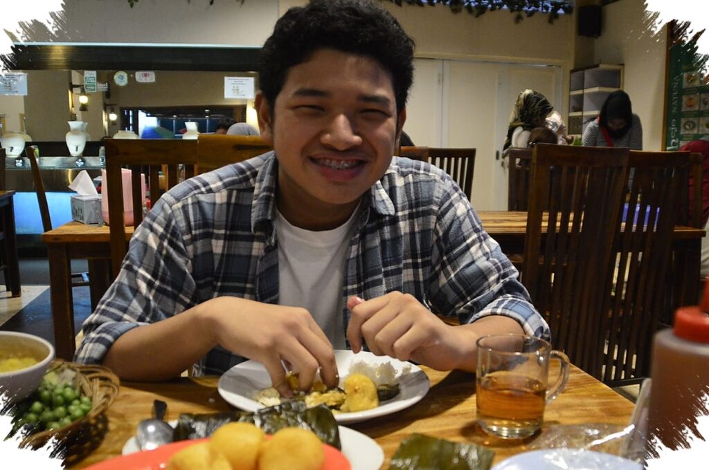5 Restoran Sunda Paling Ramai Di Bandung, Dari Legendaris Sampai Konsep Unik