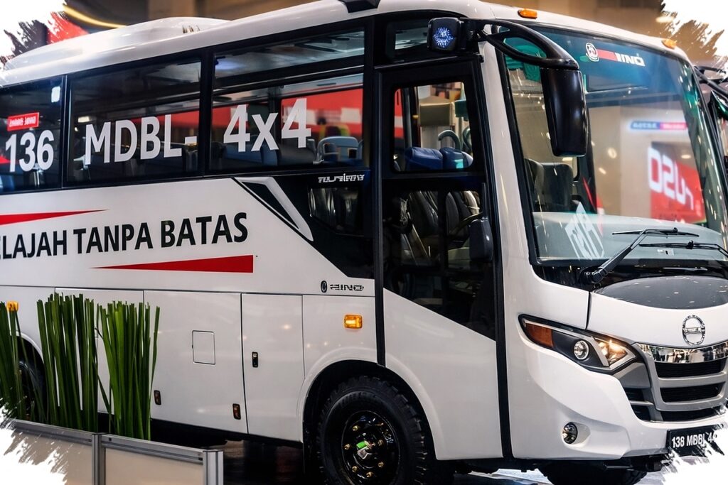 Hino Bus Tambang 4x4 Meluncur di Giicomvec 2026, Sinyal Serius ke Sektor Tambang