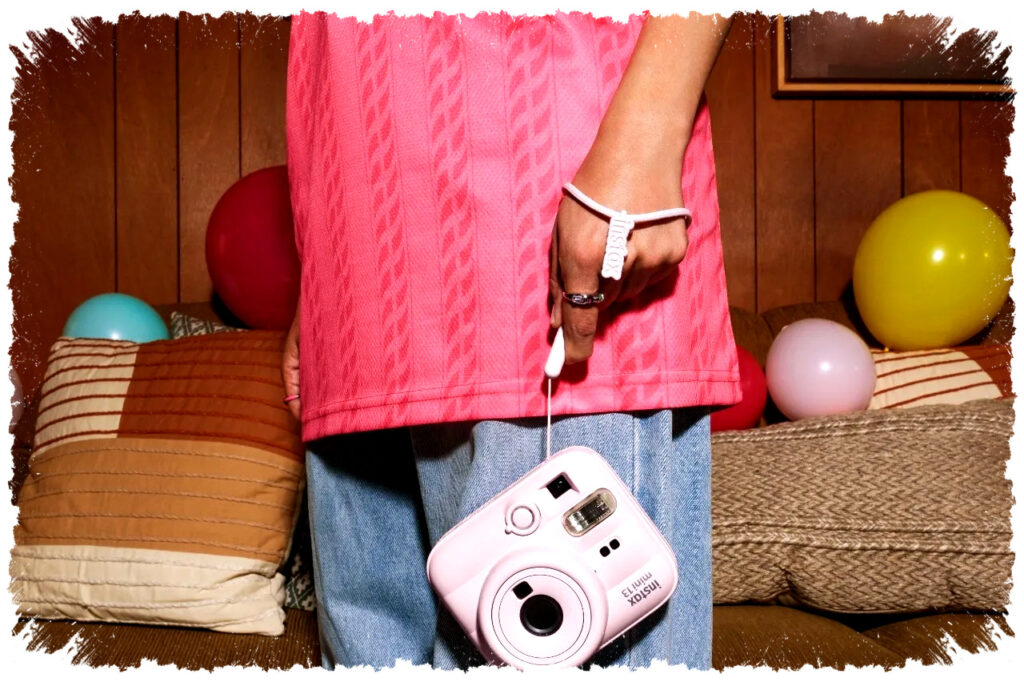 FUJIFILM Rilis Instax Mini 13, Self-Timer 2 Dan 10 Detik Ubah Selfie Instan