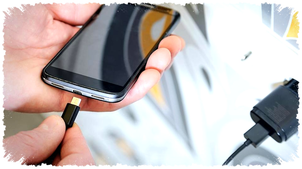 4 Port Pengisian Paling Aneh Sebelum USB-C, Dari Solder Rapuh Hingga Colokan yang Mudah Lepas