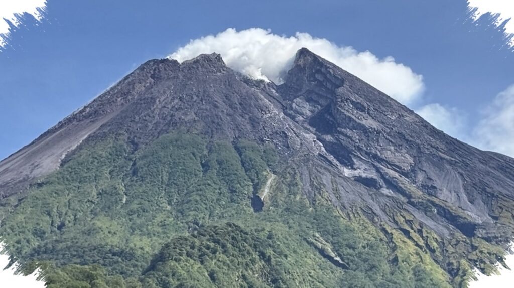 60 Pendaki Ilegal Merapi Terjaring, Haus Validasi dan FOMO Menantang Bahaya